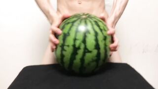 【閲覧注意】スイカとセックスしてみた! I had Sex with a Watermelon. 【無修正】