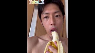 Good-looking guy who enjoys bananas in SEXY ♡