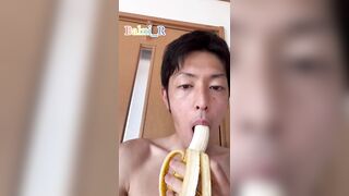 Good-looking guy who enjoys bananas in SEXY ♡