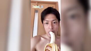 Good-looking guy who enjoys bananas in SEXY ♡