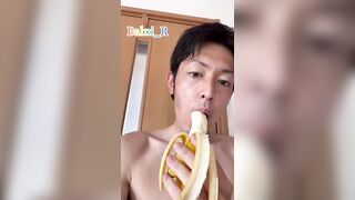 Good-looking guy who enjoys bananas in SEXY ♡