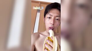 Good-looking guy who enjoys bananas in SEXY ♡