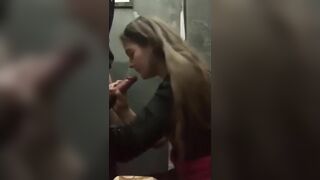 Hot Babe ​m​et​ at ​Me​tFuc​k Co​m Give Blowjob in Public Toilet