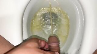 【a Fresh and Beautiful Pee!】30代前半細身体型変態男の新鮮なおしっこ！僕の尿道から直接口から飲みたい人いるかな？