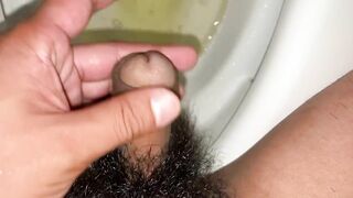 【a Fresh and Beautiful Pee!】30代前半細身体型変態男の新鮮なおしっこ！僕の尿道から直接口から飲みたい人いるかな？